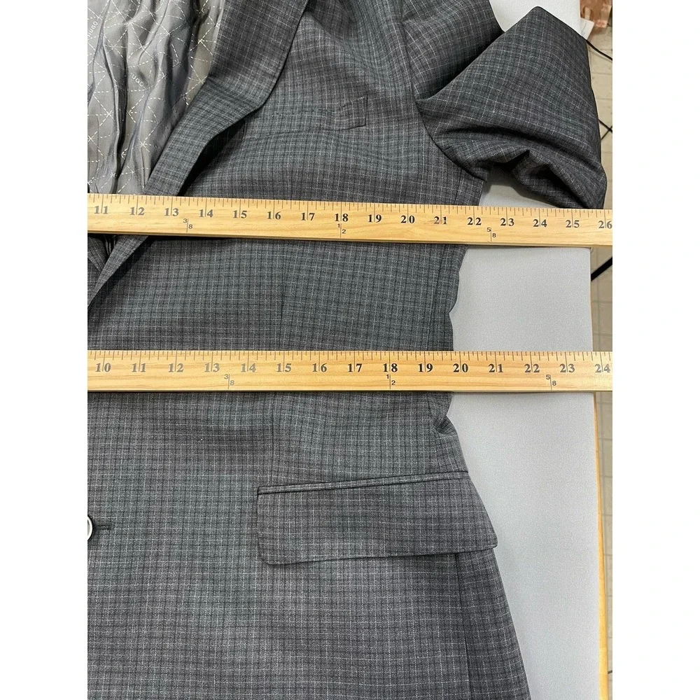 Hugo Boss Mens Blazer 44L Gray Plaid 100% Wool Sport Coat Evening Wedding Easter